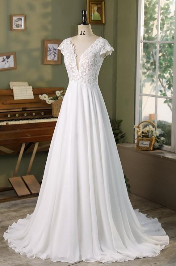 Liana – Vestido de noiva em chiffon com corte em A e apliques de