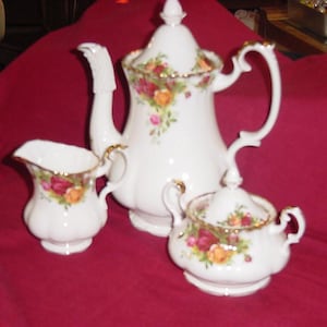 16-piece coffee service Royal Albert Old Country Roses Fine Bone China