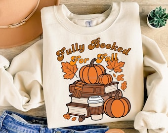Ausgebucht für den Herbst PNG, Herbst Gemütliches Sublimationsdesign, Herbst Lesehemd, Kürbis Bücher und Kaffee Clipart, Bücherwurm Herbst Grafik Png