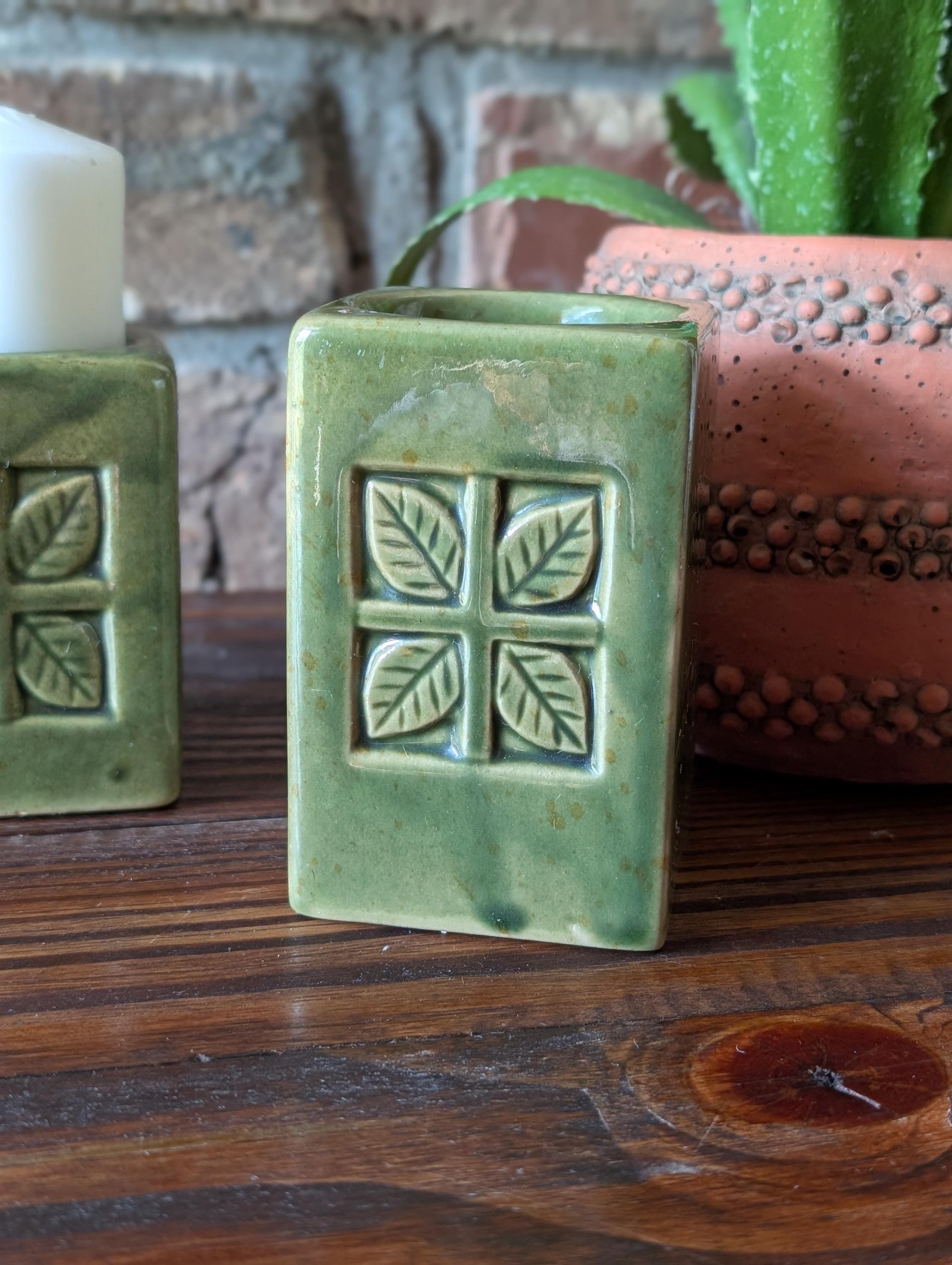 Set of 2 Green Leaf Pillar Tealight Ceramic Candle Holder Vintage  display picture 1