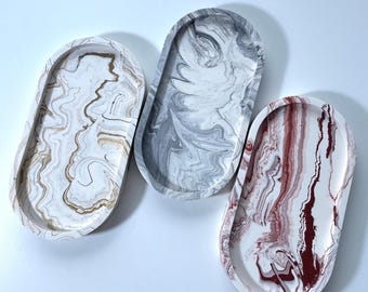 Vassoio ovale effetto marmo, decorazione in cemento realizzata a mano, regali per la casa in jesmonite, regalo di inaugurazione della casa per lei