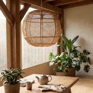Lampa wisząca z rafii - pleciona lampa sufitowa w kształcie kuli - żyrandol w stylu boho z kloszem w kształcie kuli skandynawskiej