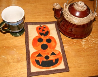 Stack-o-Lantern Mug Rug - PDF Pattern applique quilt