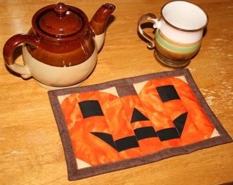 Jack-o-Lantern Mug Rug - PDF Pattern Paper pieced quilted