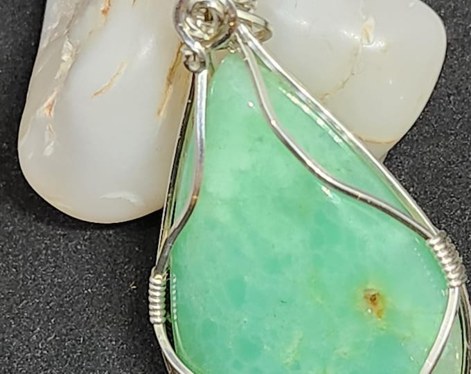 Chrysoprase wire wrapped pendant - silver filled