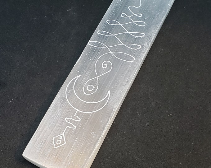 Selenite Charging Plate -Laser Engraved, design SCP15