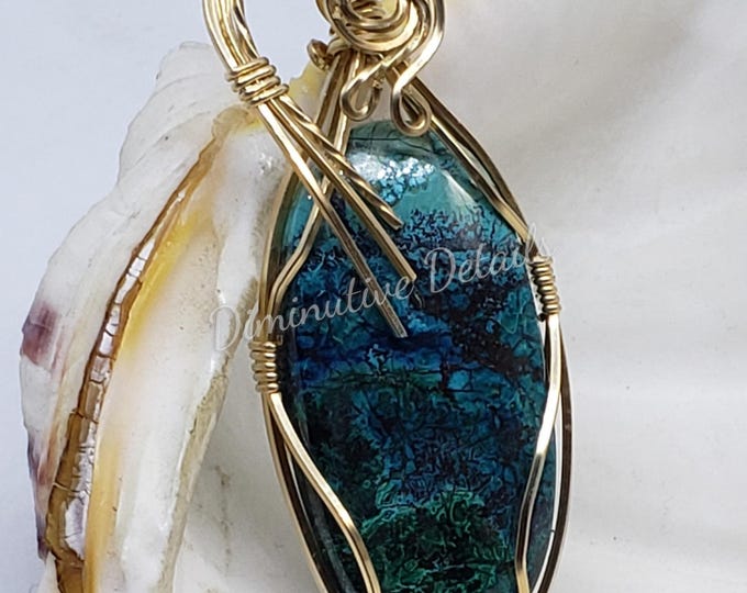 Chrysocolla wire wrapped pendant - Gold Filled