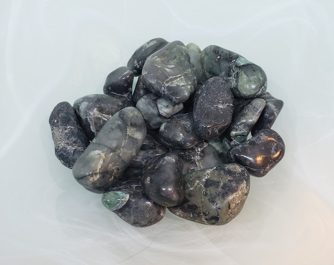 Emerald Tumbled Stones