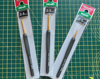 Tulip Etimo Mind Crochet Hook: 2.5mm Ergonomic Amigurumi Hook
