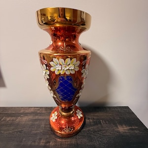 Vaso vintage in vetro smaltato Egermann stile boho - Urna rococò con piedistallo, placcatura in oro 24 carati e blu cobalto - Grande vaso di grande impatto visivo da 40 cm