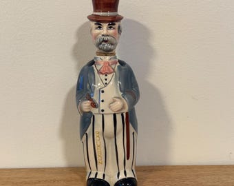 Vintage keramische bourbon karaf heer beeldje met hoge hoed en sigaar – jaren 70 bargerei halverwege de eeuw, gemaakt in Japan geglazuurde porseleinen likeur