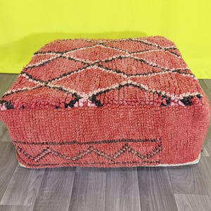 Morocco Kilim Pouf, Vintage Moroccan Ottoman, Outdoor Kilim Poufs, Outdoor Chair Pouf, Yoga Meditation Poof , Outdoor Furniture Pouf .