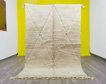 Handmade White Moroccan Rug: Beni Ourain Style, 100% Wool