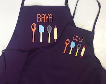 Grandma and grandchild matching apron, personalized baking apron, nana apron, baker apron set, mommy and me, Mother’s Day gift, kids apron