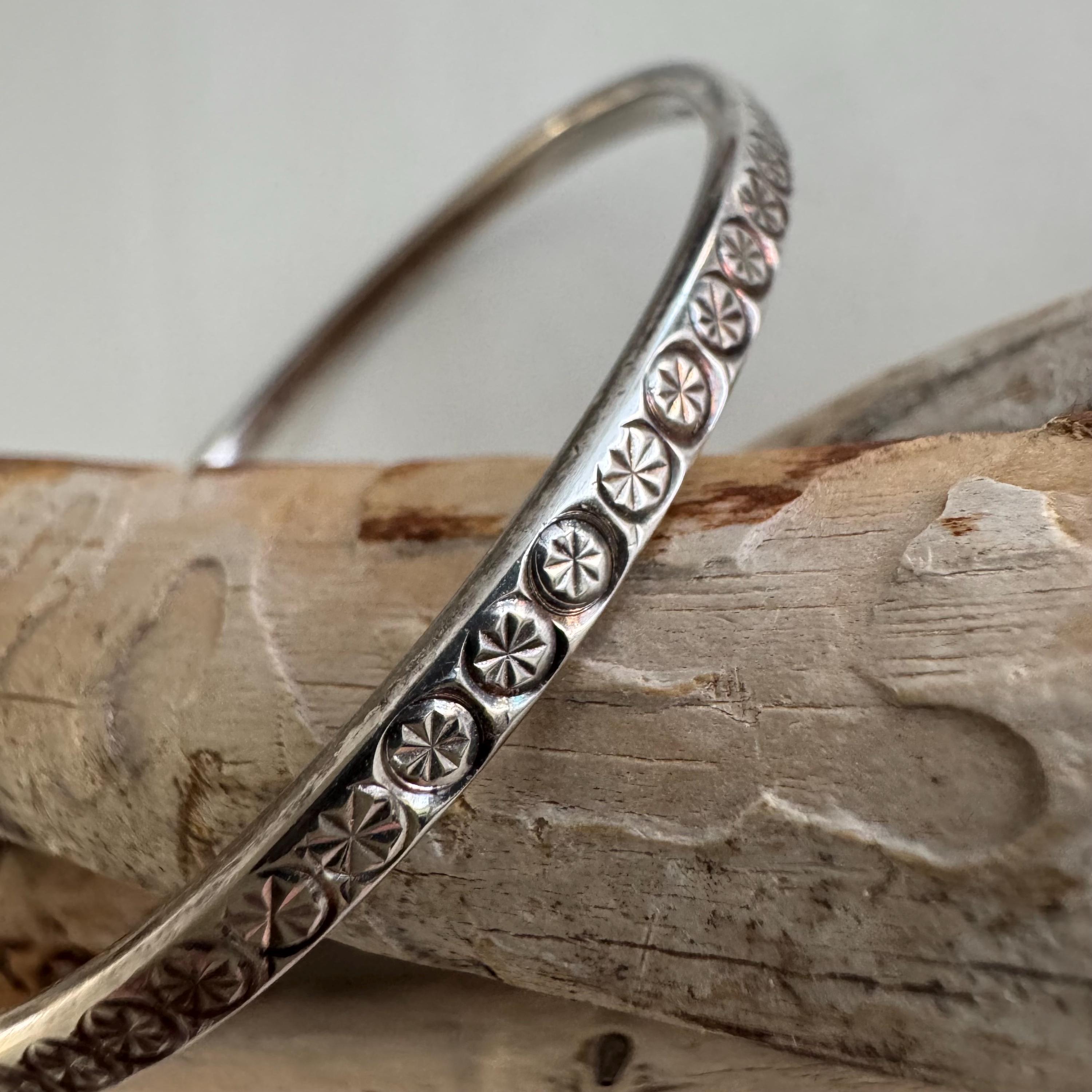 Fine Silver 990 Starburst Design Bangle Bracelet Symbolizing