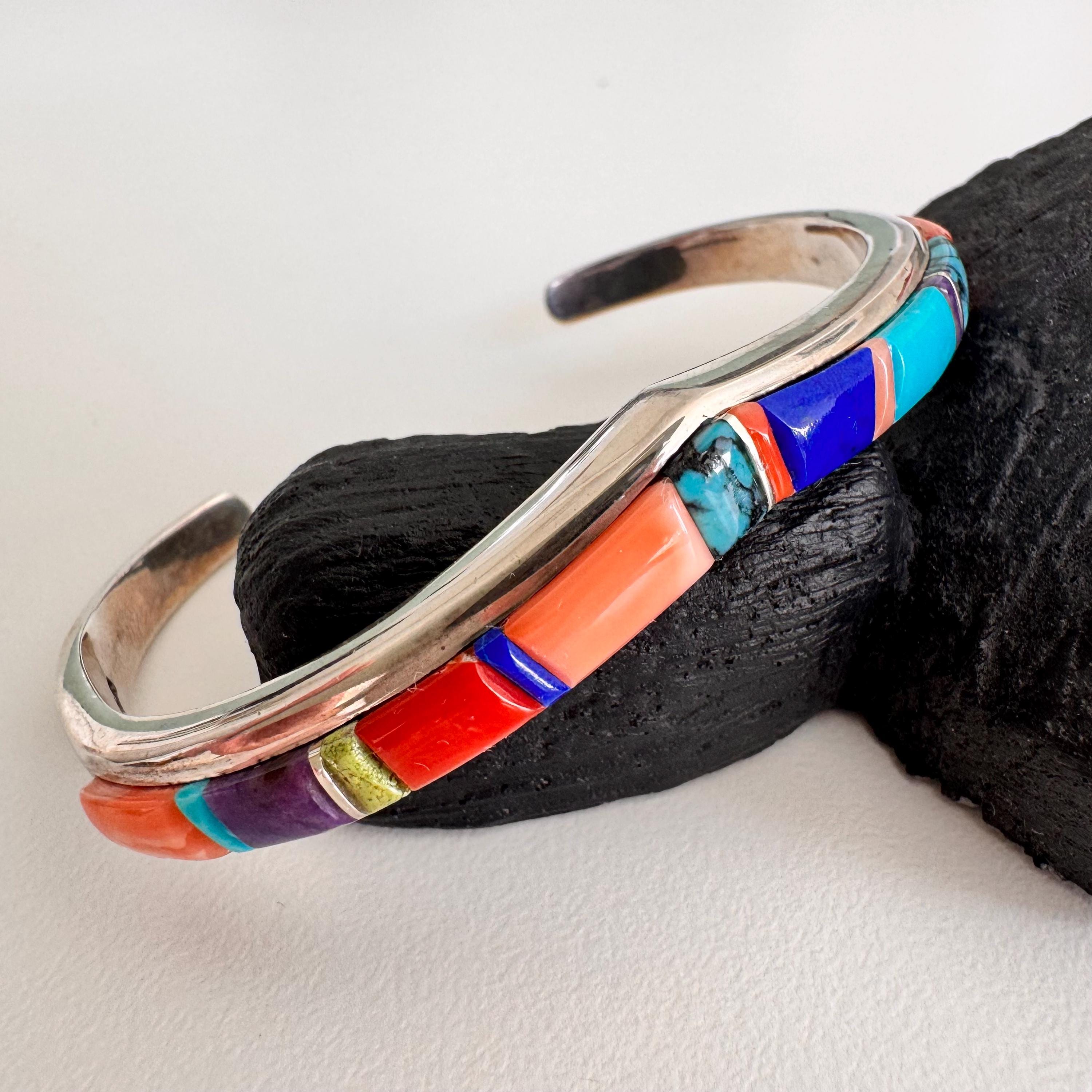 ネイティブアメリカン/ナバホ族のマルチカラースターリングシルバー