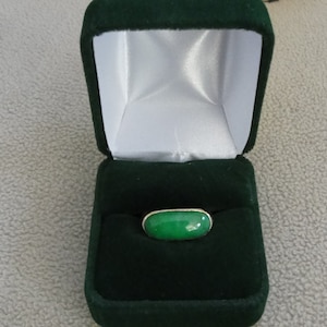 14 Kt. Gold and Jade Ladies Saddle Ring