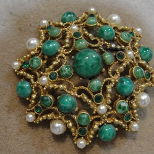 Vintage D&#39;Arne Gold tone Brooch Green Cabochon, Rhinestone & Pearl