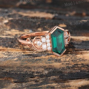 Vintage Hexagon Cut Emerald Engagement Ring Rose Gold Moissanite Cluster Wedding Ring Twist Bridal Ring Promise Ring May Birthstone Ring