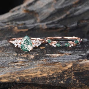 Pear Shaped Moss Agate Engagement Ring Set Vintage Rose Gold Moissanite Bridal Set Unique Marquise Green Agate Wedding Ring Set Promise Ring