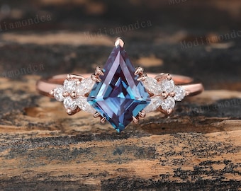 Vintage Kite cut Alexandrite Engagement Ring Unique Rose Gold Marquise Cut Moissanite Cluster Wedding Promise Ring Art Deco Anniversary Ring