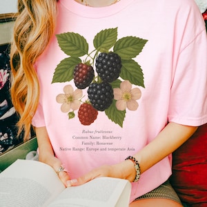 Chemise oversize botanique Blackberry | t-shirt vintage Fruits | -shirt de plante fourragère | Cadeau de recherche de nourriture Cottagecore | T-shirt Rubus Fruticosus