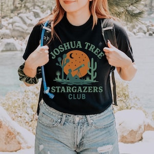 Chemise du club des astronomes de Joshua Tree | pièce en t rétro de carte d'étoile du désert | T-shirt graphique Constellation | Cadeau parc ciel étoilé