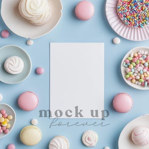 Maqueta de invitación de cumpleaños infantil de 5 x 7 con PSD, objeto inteligente, maqueta de invitación con temática de Candy Land, postal realista, tarjeta de menú de Photoshop