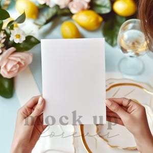 Maquette d'invitation de mariage d'été 5 x 7 à l'aide de PSD, objet intelligent, maquette de menu agrumes citron, carte postale réaliste, carte de voeux Photoshop facile