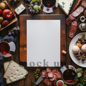 Maqueta de invitación de vino y queso de 5 x 7 con PSD, objeto inteligente, maqueta de tarjeta de menú del día de San Valentín, tarjeta de felicitación realista de Galentine en formato plano