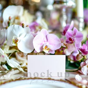 Lente bruiloft plaatskaartmodel met PSD slim object, realistisch voedselbuffet labelweergave mock-up, verjaardagsfeestje bedankkaartmodel