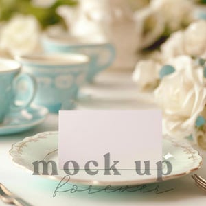 Mockup brunchplaatskaart met slim PSD-object, realistisch voedselbuffet labelweergave mock-up, verjaardag High Tea Party bedankkaartmodel