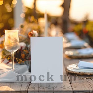 5 x 7 zomerhuwelijksuitnodiging mock-up met PSD, slim object, mockup voor feest buiten, realistische ansichtkaart, kustfeesten menukaart