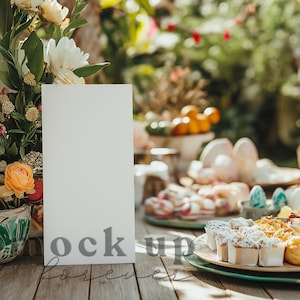 4x8 Frühling Osterhochzeit Menü Karte Mock up mit PSD, Smart Objekt, realistische formelle Esstisch Party eingerichtet, Hochzeit Weinkarte Mockup