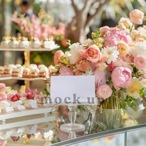 Mockup bruiloftskaart met slim PSD-object, realistisch voedselbuffet labelweergave mock-up, mockup verjaardagsfeestje bedankkaart