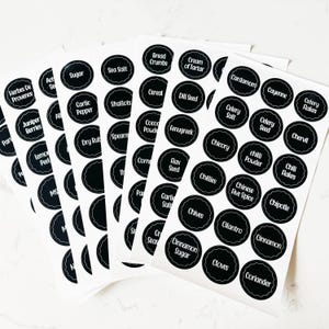 144 Etiquetas para potes de temperos - Adesivos para quadro-negro, pré-impressos e em branco - Redondos e apagáveis para recipientes de temperos