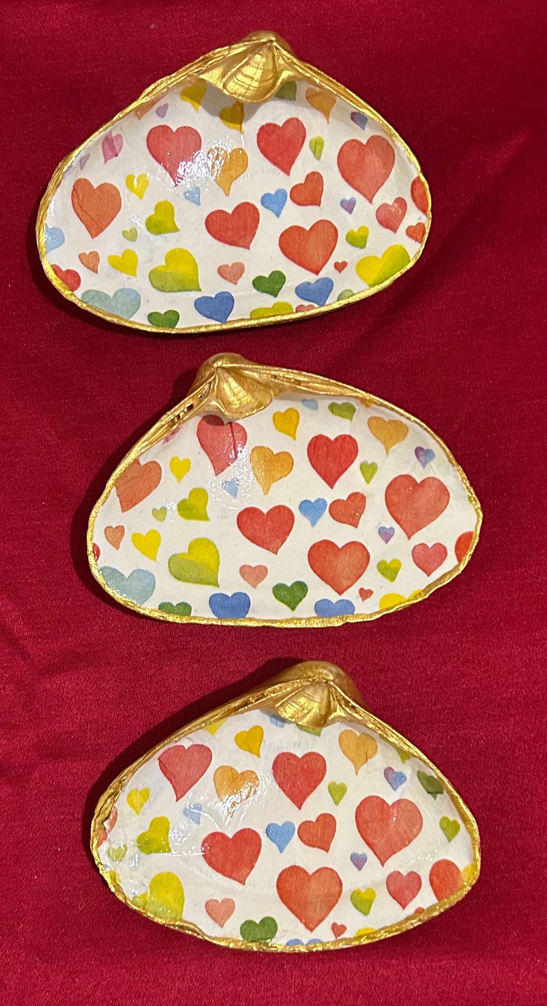 Shell Rim Motif Creamware Rainbow Hearts; Large Clam Shell Ring Dish;jewlery Dish; Decoupaged ...