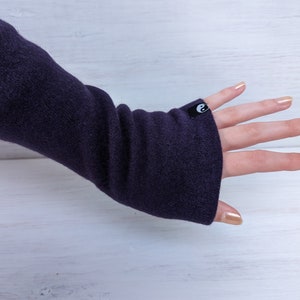 Purple Cashmere Luxury Wristwarmers- Aubergine purple. Single colour.  Recycled cashmere.