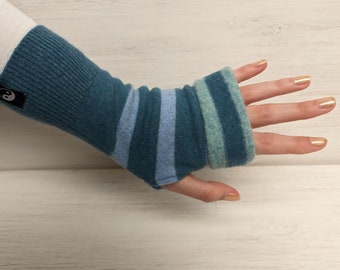 SMALL FIT Cashmere Fingerless gloves, petite women's hand size. 100% pure upcycled cashmere. Various colours.