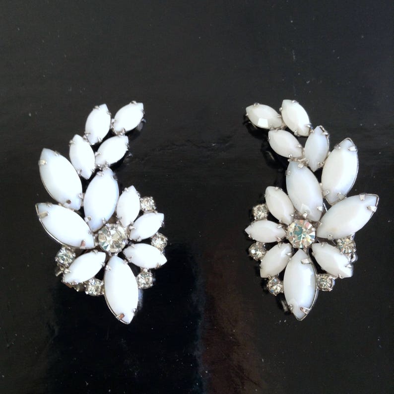 Weiss clip earrings. Vintage 1960 Costume Jewelry, White and Clear Rhinestones. Stunning. image 3