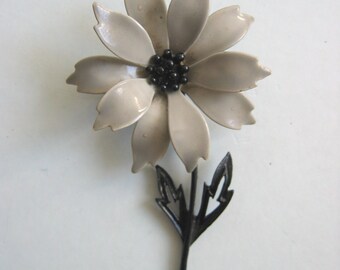 Vintage Flower Power Brooch, Pin from the 70's.  signed JJ for Jonette Jewels.  Grey and Black enamel.   Mid Century Modern.