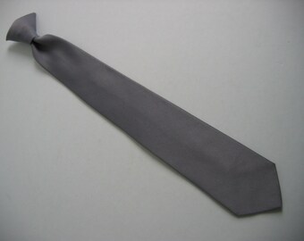 60's Vintage Clip on Tie.  Silver grey.  Ketch label.  Mod, Eames era, Mad Men, Beatles, Rockabilly