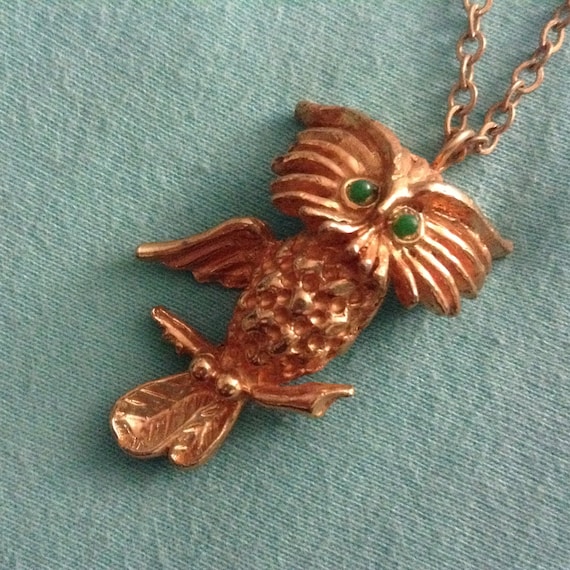 MOD groovy Owl PENDANT necklace.  Gold tone metal… - image 1