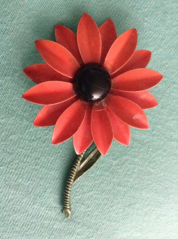 Flower Power Brooch, Vintage pin from 1960.  Orang