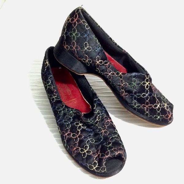 Asian Style Satin shoe or slipper.  Penney's size 4 1/2 B.  Vintage 1940, Embroidered on Black satin. Boho. Unique.