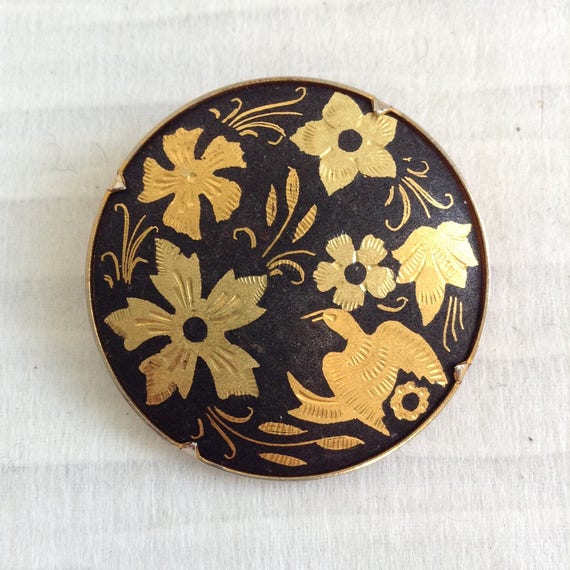 Damascene Brooch, Pin.  Black and Gold.  Spanish.… - image 1