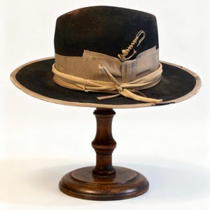 Cappello in feltro stile Fedora personalizzato – Opium – Cappello in feltro distintivo – Gifteds – regalo!giftings