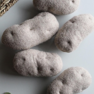 Felt Potatoes for Montessori Pretend Play, Felt Food for Toddlers, Preschoolers & Kindergarteners, Play Kitchen, Play Food Plushie