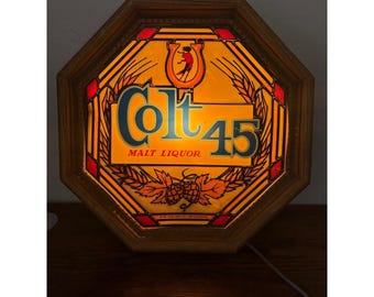 Vintage 1980 Colt 45 Malt Liquor Light Up Sign Octagon faux gebrandschilderd glas 15,5"
