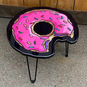 Donut Round Coffee Table with Hairpin Legs, Pink Colorful Resin Table, Epoxy Coffee Table, Unique Living Room Furniture, Modern Decor Piece